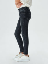 Afbeelding in Gallery-weergave laden, Jeans Julita
