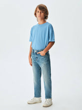 Afbeelding in Gallery-weergave laden, Jeans Owino
