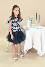 Afbeelding in Gallery-weergave laden, T-shirt Karolina
