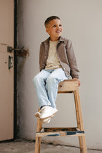 Afbeelding in Gallery-weergave laden, T-shirt Sebas
